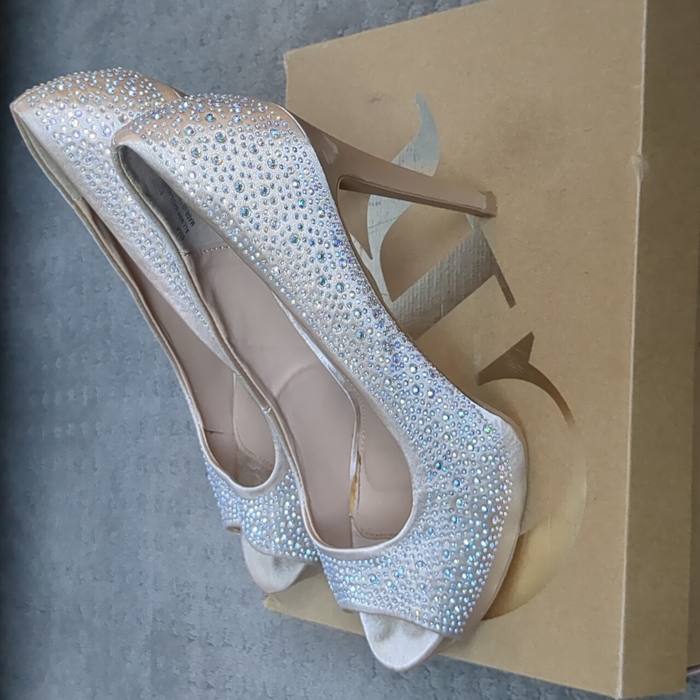 Charlotte Russe Sparkling Heels - Picture 4 of 9